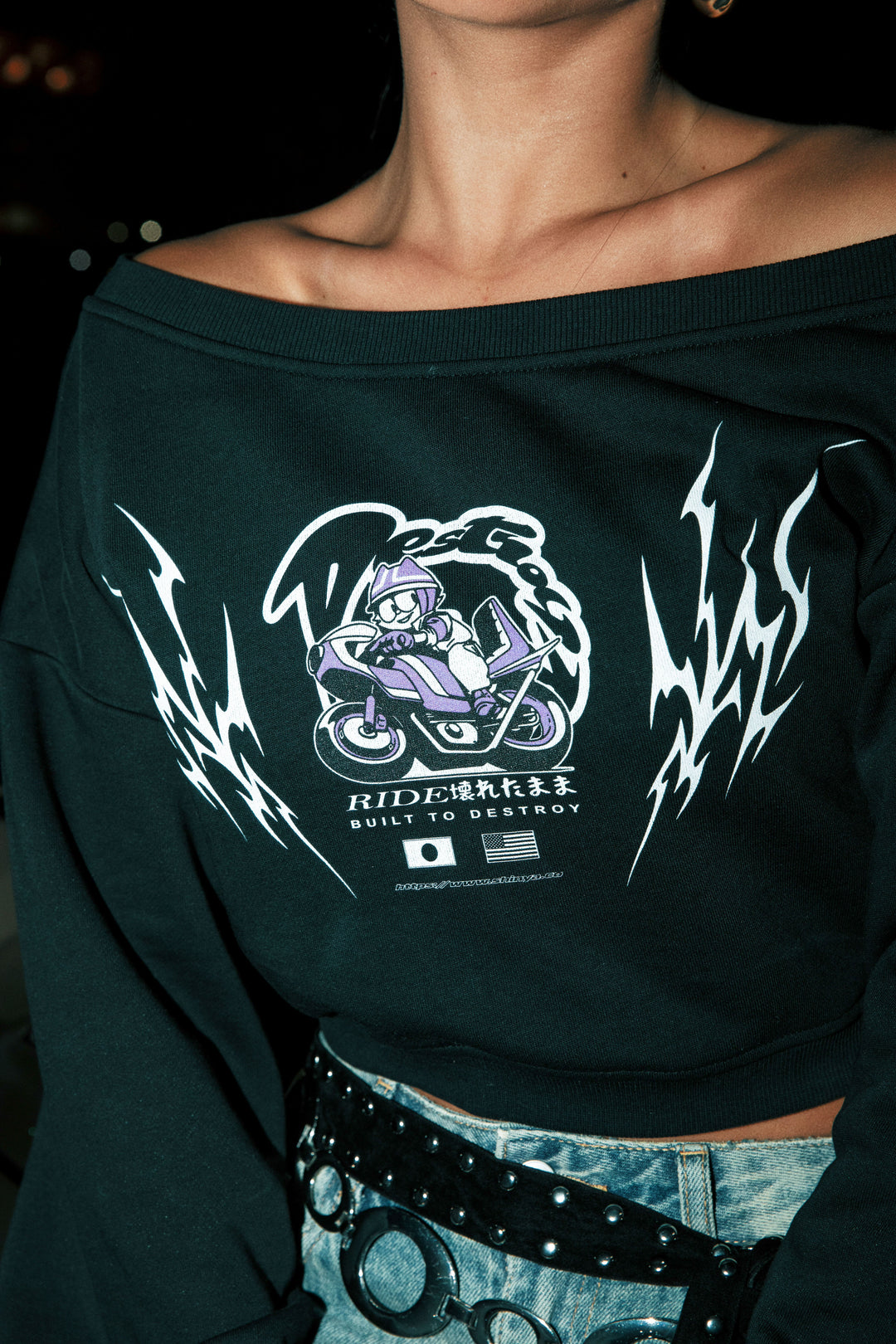 Kyusha Off-Shoulder Sweatshirt